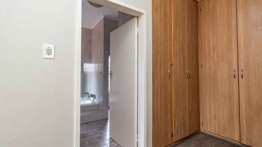 7 Bedroom Property for Sale in Safari Gardens North West